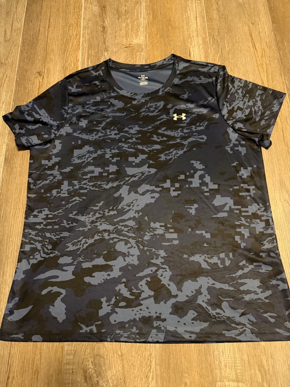 Under Armour Loose Black & Blue Digital Camo Performance Tee
